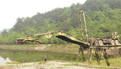 China Tracked Load 60t Modular Emergency Bridge 15m Vehicle Launched Bridge for sale