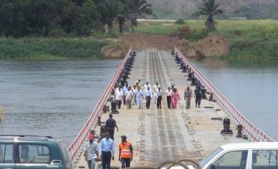 Cina Traffico inopportuno di galleggiamento riutilizzabile del ponte di barche per i fiumi in vendita