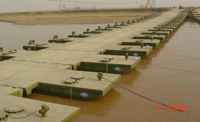 China Wiederverwendbare sich hin- und herbewegender Ponton-Brücken-/Armee-Ponton-Brücke mit schwerer Belastbarkeit zu verkaufen