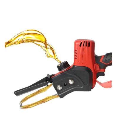 China Promotional Specials 25.2v anti-skid handle super-fast and convenient cordless electric chainsaw with oil pump for sale