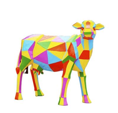 China Outdoor Blocked FRP Farm Ranch Decoration Garden Landscape Decoration Large Cow Overall Geometric Animal Sculpture for sale