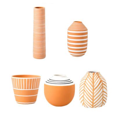 China Modern Minimalist Style Home Decoration Fancy Orange Stripes Ceramic Vases for sale