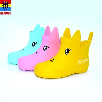 China New Fashion Rubber Children's Baby Cartoon Non-slip Waterproof Shoe Covers Rain Boots for sale