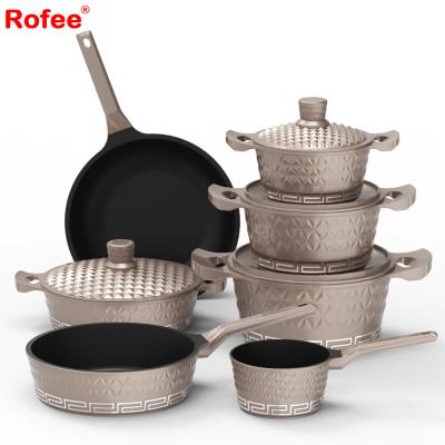 China Sustainable new design triangle diamond shape pots and pans die cast non stick kitchen use cookware set for sale