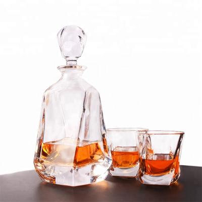 China Viable Wholesale Classic Crystal Luxury Whiskey Bar 6 Glass Whiskey Decanter Set for sale