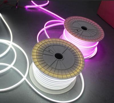 China Super helle Mini-Neonflex mit perfektem Flexibilitäts-LED-Neon-Flex-Seilband 6x13mm 24V weißes Band zu verkaufen