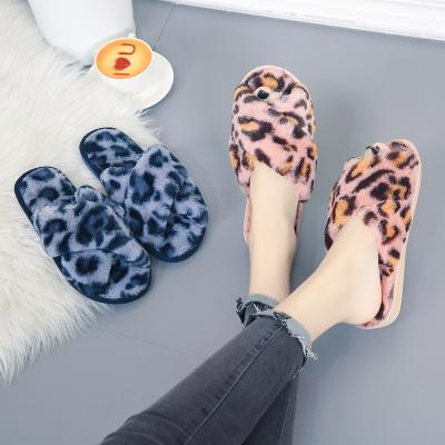 China New Fashion Trend Leopard Plush Women Cross Slippers Women's Indoor Cotton Plush Cotton Wooden Slippers Flip Flops Floor Slippers for sale