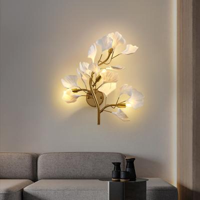 China Modern Ginkgo Leaf Wall Light Luxury Living Room Sofa Background Wall Light Creative Foyer Hallway Nordic Bedroom Bedside Light for sale