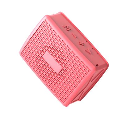 China 10m Wireless Creative Speaker Outdoor Sports Hot Running Portable Large Volume Mini for sale