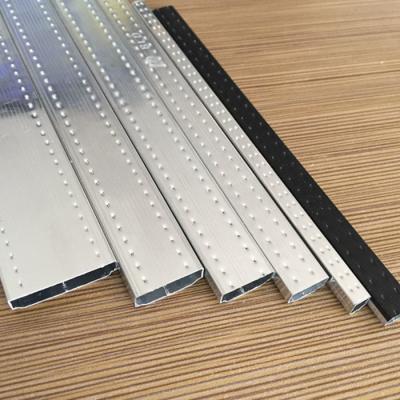 China Custom Logo Bendable Aluminium Spacer Bar voor moderne Garage Door Hollow Structure Te koop