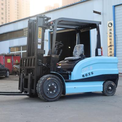 Chine 2 tonnes de chariot élévateur électrique avec pneus solides et régulateur CA pour des applications polyvalentes à vendre