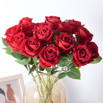 China Beautiful High Simulation Colorful Simple Flannel Artificial Rose Flowers Artificial Home Wedding White Roses for sale