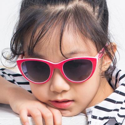 China Viable Kids Girls Sunglasses New Fashion Kids Sunglasses Trend Style Flexible Colored Glass Cat Eyes Sunglasses for sale