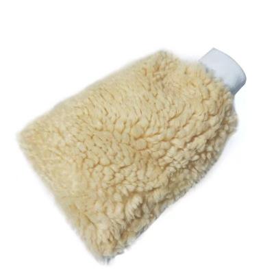 China Super Dirt-removing Power Hot selling Thickened and fleece absorptive cleaning Lamb fleece car beauty products Wool car wash gloves for sale