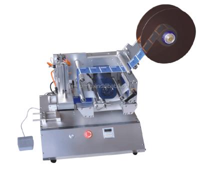 China Advanced Beverage for Semi-Automatic Flat Bottle Label Applicator Quick - Set - and Easy Operation Labeling Machine for sale