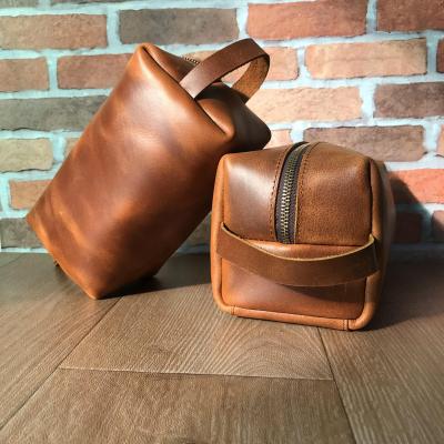 China Vintage NO1 Top Rank Personalized Custom Leather Kit Mens Toiletry Wash Pouch Kit Unisex Waterproof Dopp Bag for sale