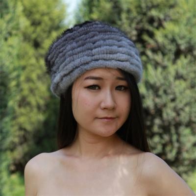 China Fashionable Ladies Fluffy Women's Winter Nobility Silver Fox Fur Trimmed Hat With Ball for sale