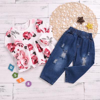 China Fashion casual casual clothes set for girl with flower long sleeved ripped jeans set for girl in Autumn Clothing Suit for sale