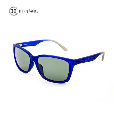 China Casual Sunglasses 2021 Fashion UV400 Sun Glass Promotional Plastic Sunglasses For Man OEM for sale