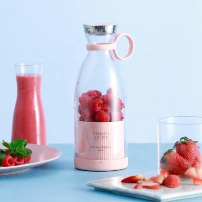 China Mini Juicer Portable USB Mini Electric Bottle Glass Cup Rechargeable Fresh Fruit Blender Juicer for sale