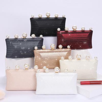 China 2023 New Fashion PU Vintage Pearl Handmade Dinner Bag Female Texture Chain Cross - Body Shoulder Dinner Bag Customization Wholesale for sale