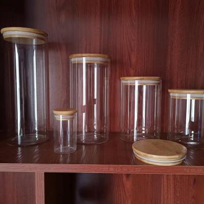 China Sustainable Transitional Modern Glass Spice Food Storage Container Spice Jar for sale