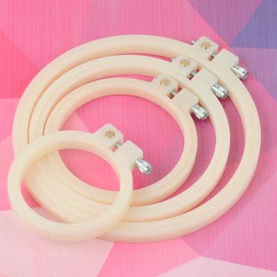 China ABS Embroidery Hoop 15cm Set Circle Ring Adjustable ABS Cross Hoops for Art Craft Sewing Kit for sale