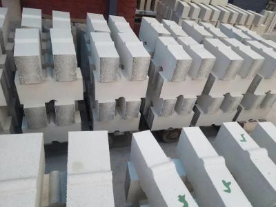 China Corundum Mullite 1790C Fire Refractory Bricks For Steel Smelting Furnace Kiln Lining for sale