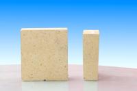 China Alkali Resistant 25-35% AL2O3 Fireproof Bricks For Fireplace Furnace And Kiln for sale