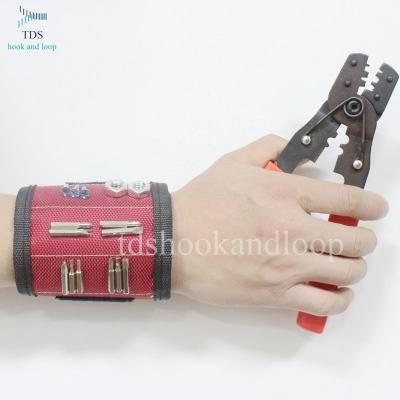 China Strong Magnetic Wristband For Magnetic Fixing Tools Wristband Tool TDS2018080808 for sale