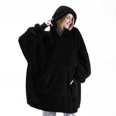 China QUICK DRY Cozy Clothing Fitted All Wearable Plush Flannel Cozy Hoodie Blanket For Adult en venta