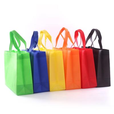 China Custom Logo Printing PP Laminated Handled Shopping Handle Bag High Quality Wholesale Cheap Non Woven Recyclable Bag for sale