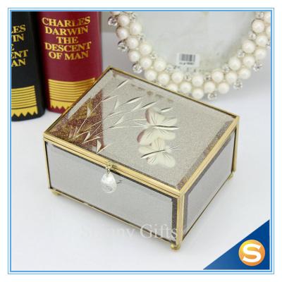 China Shinny Glass 2016 New Arrival Gold Plating Butterfly Design Royal Wedding Gifts Wedding Away Favor Boxes for sale