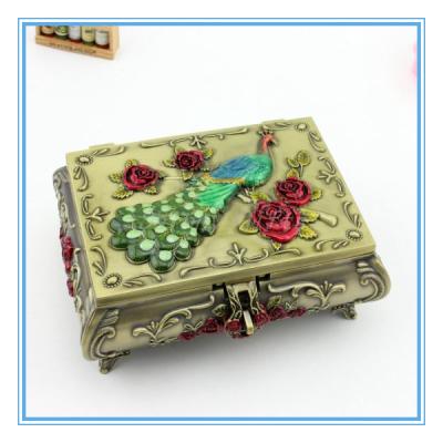 China Metal gold plated peacock design mirror jewelry box with swarovsk crystals gift box for sale