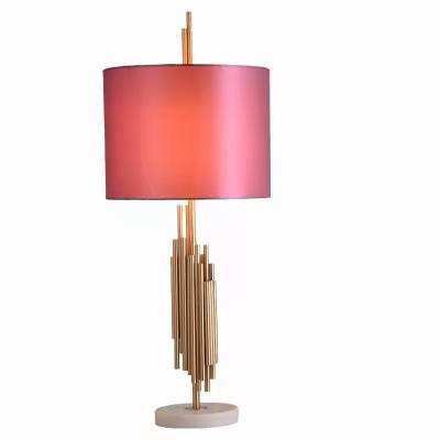 China New best selling modern hotel lighting creative metal fabric shade pink table lamp for home decoration for sale