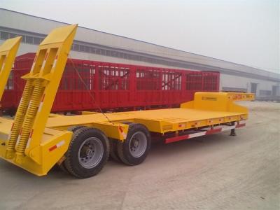 China Tipo plano bajo del remolque del camión de Lowbed del semi-remolque de 2 árboles capacidad de 30 - 60 toneladas con el neumático del triángulo en venta