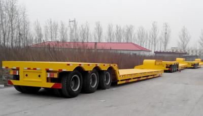 China ISO certification excavator delivery trailer / low flatbed gooseneck trailers 3 axles 80 tons for sale