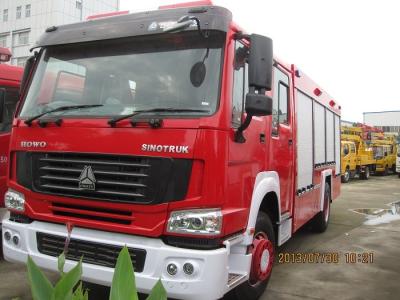 China Coche de bomberos diesel del petrolero del agua de la cámara promocional de la bomba de la capacidad grande de SINOTRUK en venta