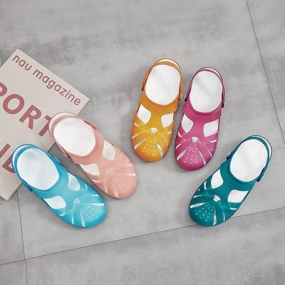 China Massage QY SHOES Jelly Sandals Clogs Fashion Beach Women's Casual Garden Clogs Sandals for sale