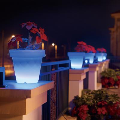 China PPmaterial decoration garden lights outdoor flower pot lamps with solar powered for sale