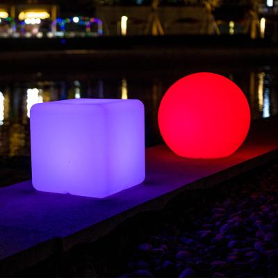 China PE Material 300x300mm Top Control Lawn Garden Cube Smart Light Fixture For Outdoor for sale