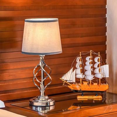 China Creative luxury metal art table light with TC fabric lampshade luxury home decoration nordic bedside table lamp for sale