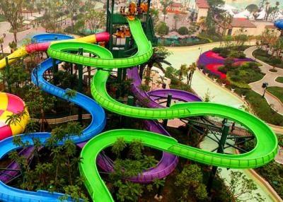 China Wasser-Park-Spiralen-Wasserrutsche kundengebundene Farben für Wasser-Sport-Spiele zu verkaufen