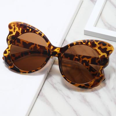 China New Fashion Sunglasses KADIMA Eyewear 5302 Butterfly Frame Sunglasses For Stage Performances And Parties Sunglass for sale