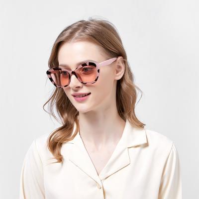 China Fashion New Fashion Sunglasses KADIMA Eyewear 13318 Triangle Cat Eye Retro Sunglasses Same Style For Men And Women for sale