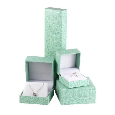 China Jewelry Packaging Custom Luxury Paper Green Corrugated Small Packaging Ring Jewelery Gift Card Box For Girls Fine Jewelry Necklace Packiging for sale