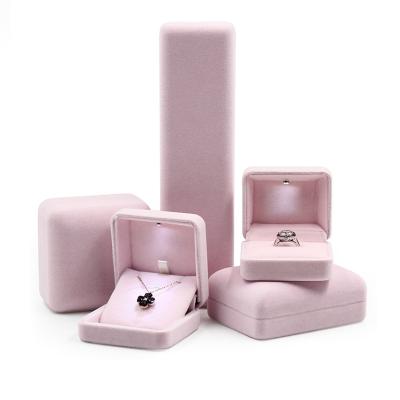 China 100% Custom Gift Boxes 4 Colors Luxury Handmade Velvet Jewelry Packaging Ring Boxes Led Necklace Box With Led Light for sale