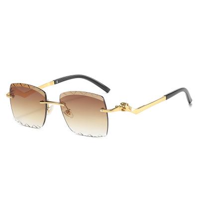 China Round fashion GWTNN OEM Gafas De Sol Retro Sin Montura Rectangle Rimless Designers Sunglasses for sale