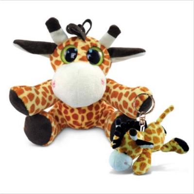 Chine Girafe perplexe de bébé bourrée 6 par pouces, grandes peluches observées molles avec la girafe Keychain à vendre