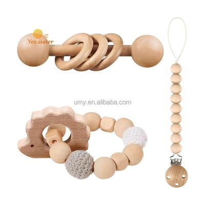 China Newborn Soft Wood Toy Clips Ring Eco Gift Toy Baby Animal Rattle Circle Set Baby Teethers for sale